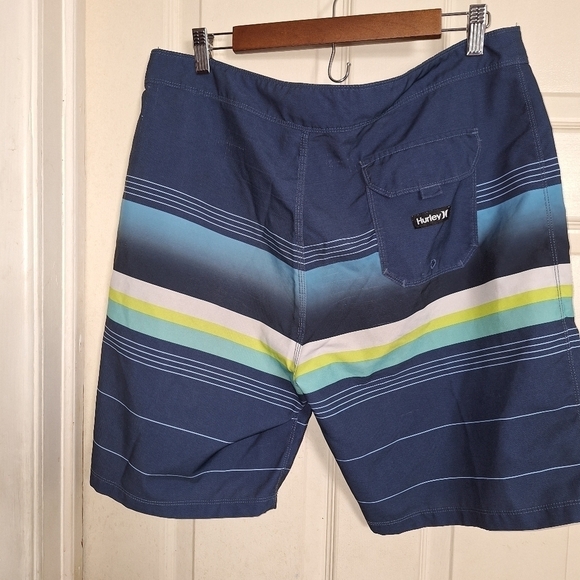 Hurley swim trunks size 34 - Picture 4 of 6
